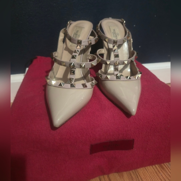 Valentino Women's Beige Heels with Gold Studs - Picture 10 of 11